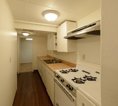 3rd image of 224 N 24th St APT 10