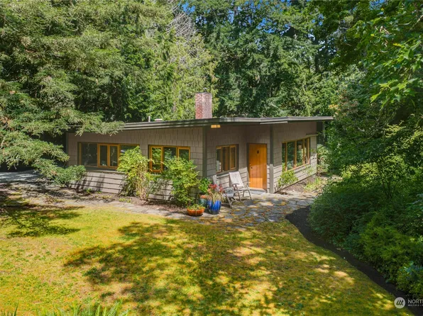 5885 NE Eagle Harbor Drive, Bainbridge Island, WA 98110