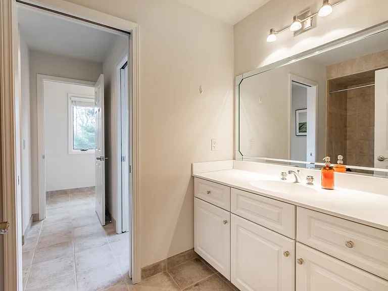 1181 Davis Ave — Photo 28