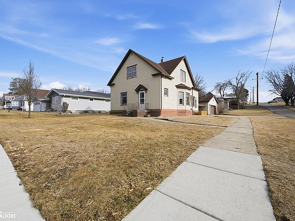 2nd image of 312 2nd St