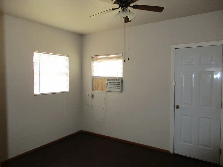 1006 N Bradley St — Photo 11