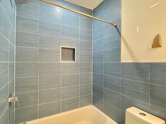 4th image of 2120 N Franklin St #B