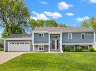 112136 Haering Cir, Chaska, MN 55318