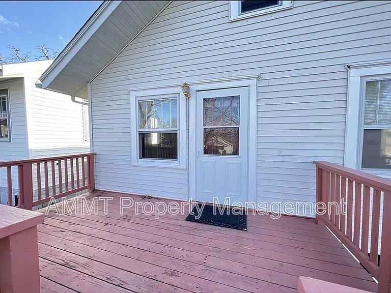 421 19th St NE — Photo 19
