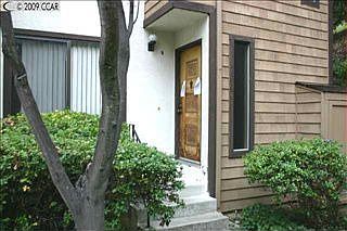 1st image of 875 Redwood Ct