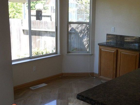 4th image of 500 Catalina Cir