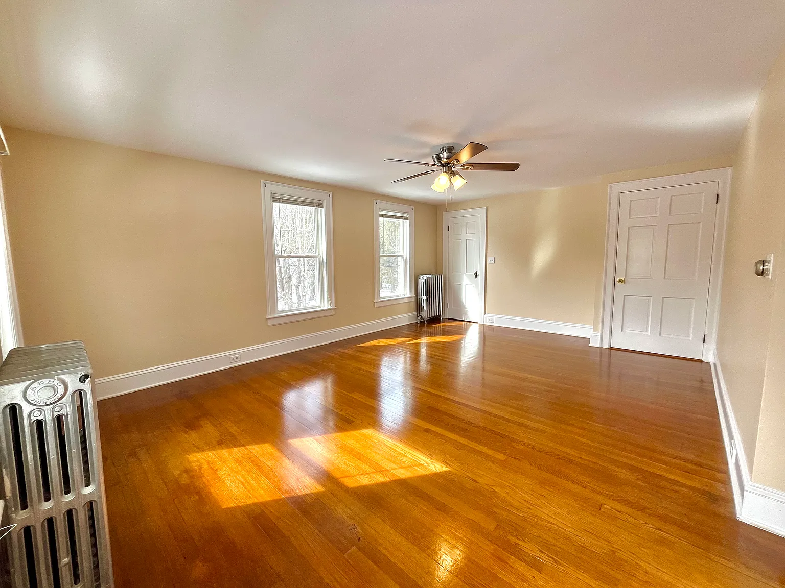2 bed, 1189 sqft, $2,100 — Photo 3