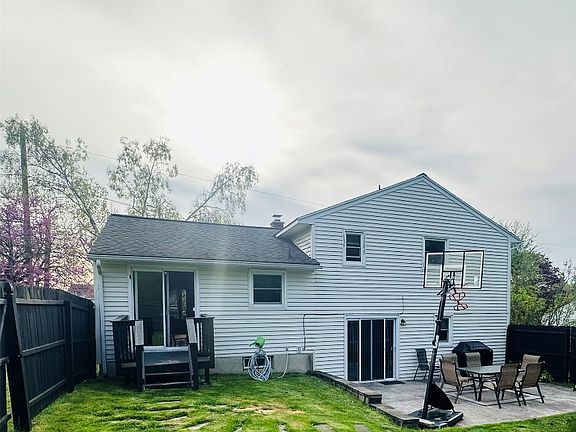 4th image of 25 Cooper Dr