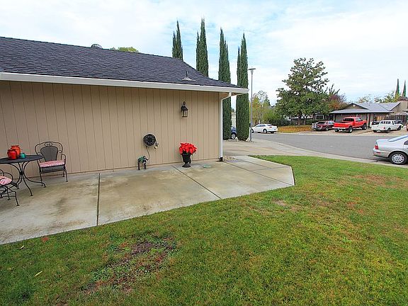 5th image of 4652 Dennick Ct