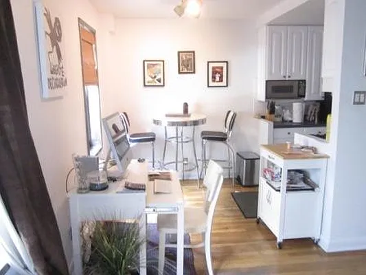 Rented by Metro Realty NY Inc | media 21