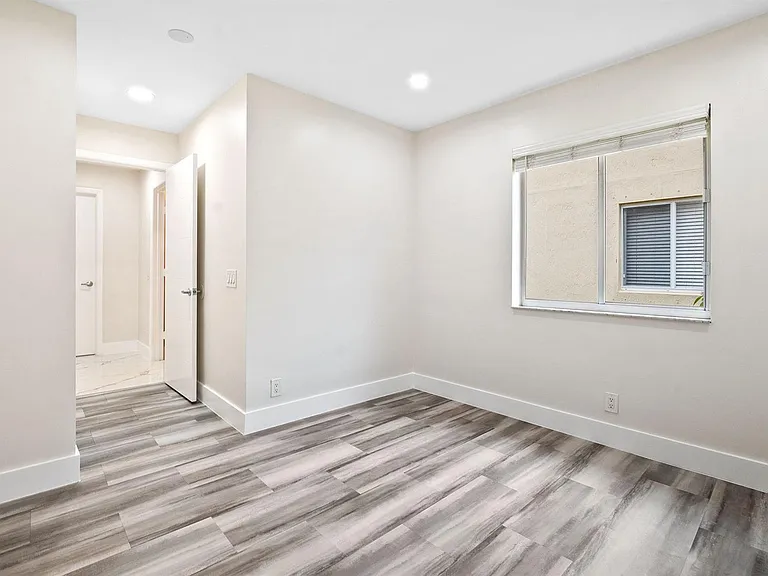 4498 Dogwood Cir — Photo 7