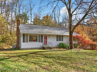 26 Northwood Dr, Malta, NY 12020