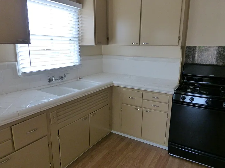 217 1/2 S Minnesota Ave — Photo 57