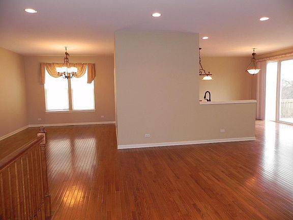 5th image of 2627 Wessex Dr