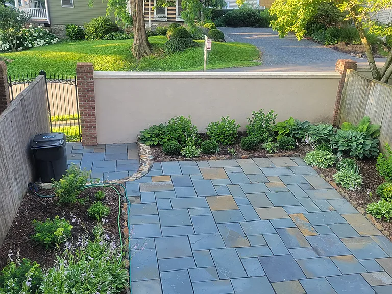 216 E Marshall St — Photo 24