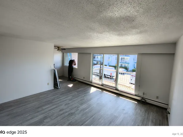 17700 58th Ave #223, Surrey, BC V3S 1L6