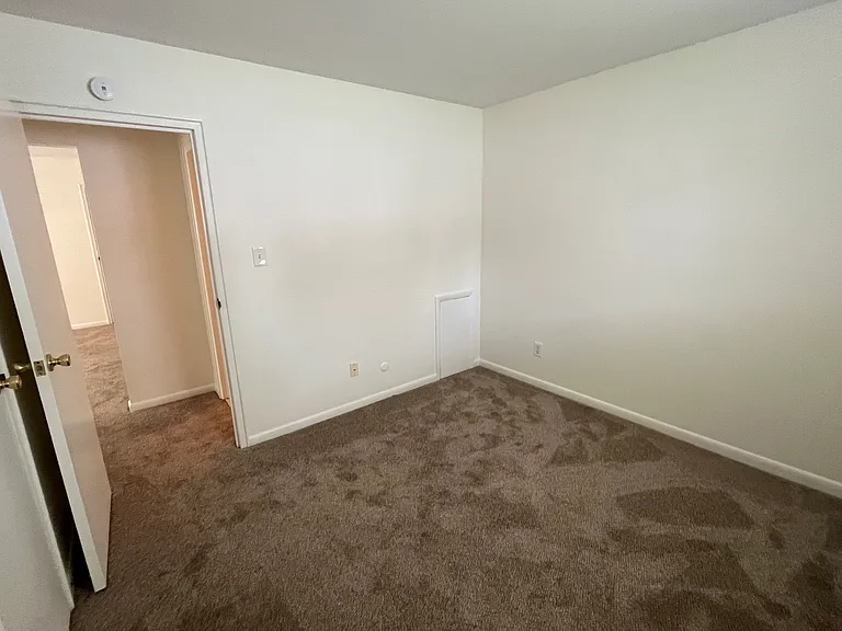 330 William St #B — Photo 20