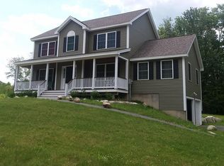 54 Bloomfield Rd, Deerfield, NH 03037