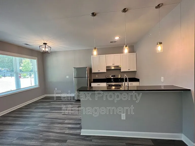 518 Boone St #104 — Photo 10