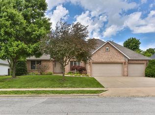 851 E Elizabeth St, Republic, MO 65738