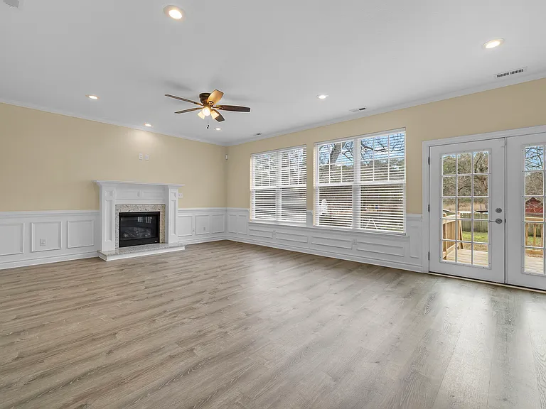 710 Beach Rd — Photo 31