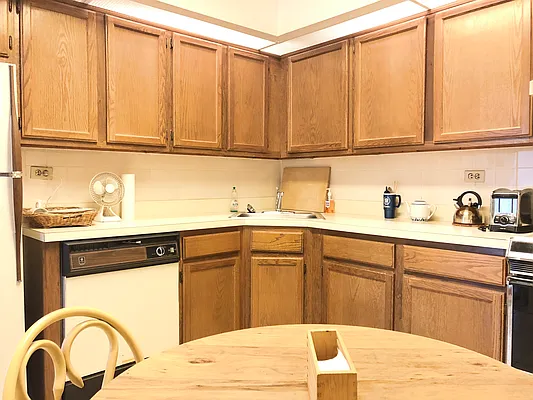 Sold by N & H Realty Group Inc | media 27