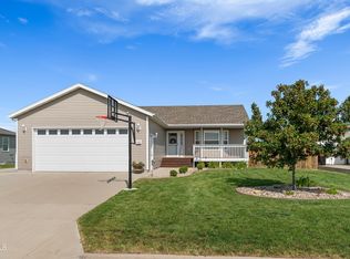 6180 Edgerly Ln, Bismarck, ND 58504