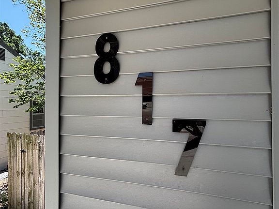 2nd image of 817 W 9th St