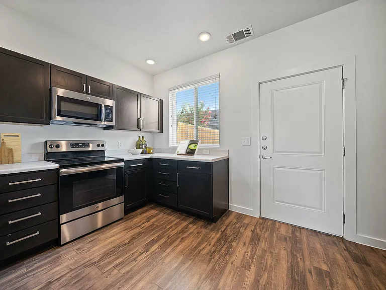 Townhomes at Twenty01 — Photo 40