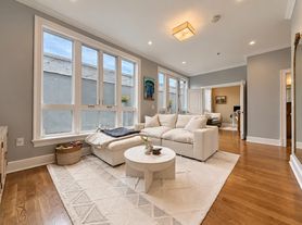 313 1st St, Hoboken, NJ