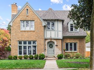 324 E Lexington Blvd, Whitefish Bay, WI 53217