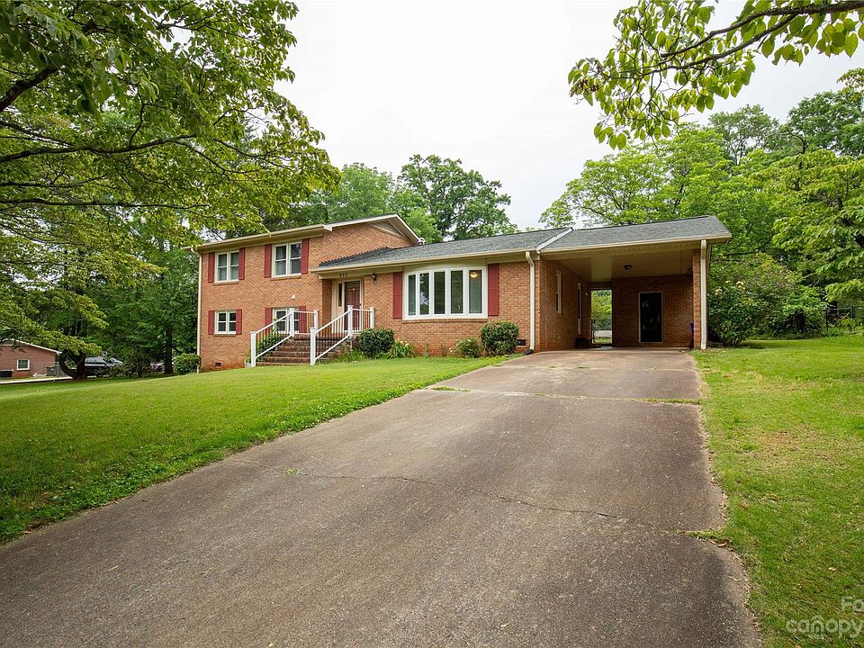 1st image of 690 Bancroft Dr