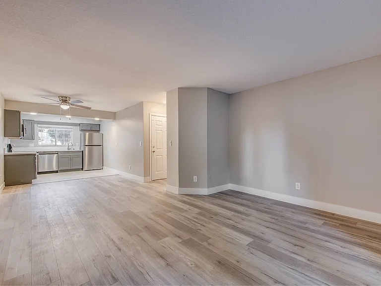 2750 S Durango Dr — Photo 15