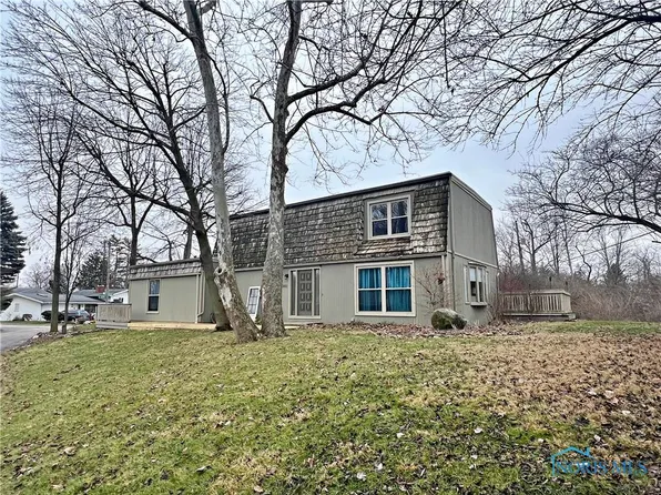 801 Shore Dr, Fostoria, OH 44830