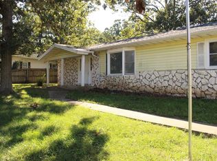 20233 Granger Ln, Lebanon, MO 65536