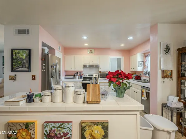 434 S Abrego Dr, Green Valley, AZ 85614