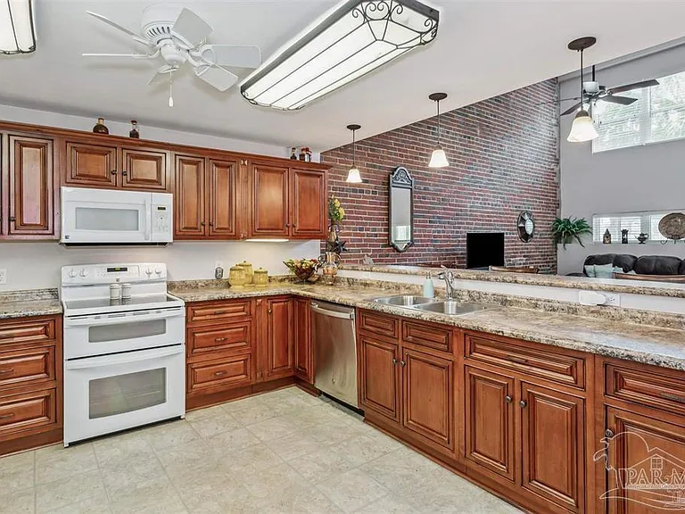 1261 Mahogany Mill Rd — Photo 9