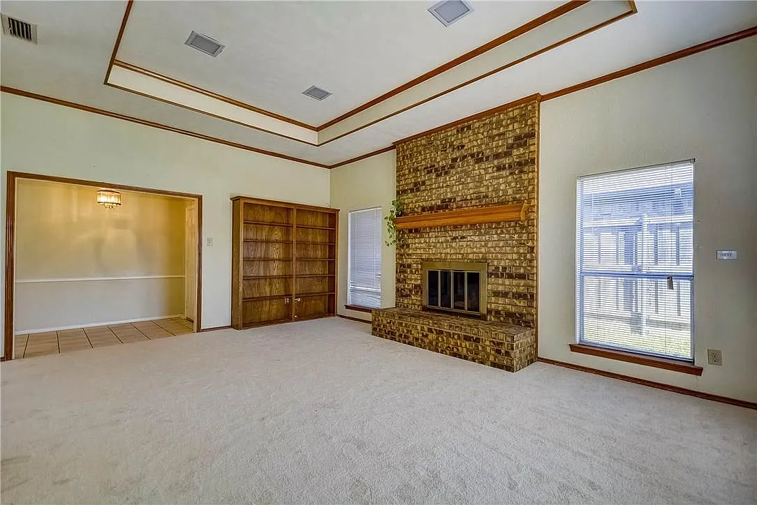 3 bed, 1714 sqft, $2,200 — Photo 2