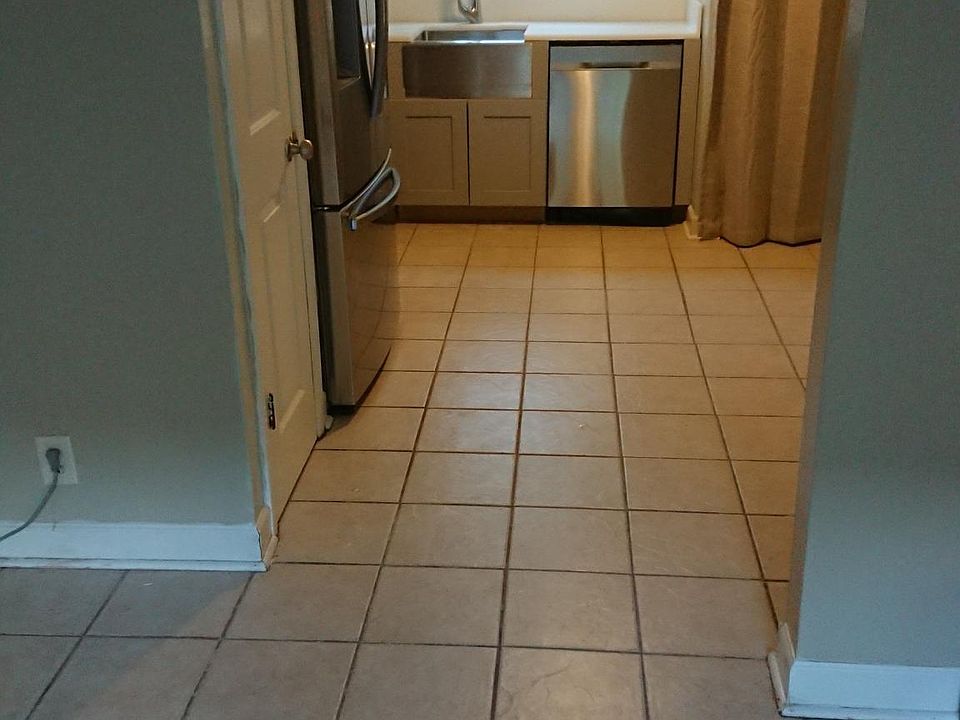 2nd image of 1305 King Ave APT A