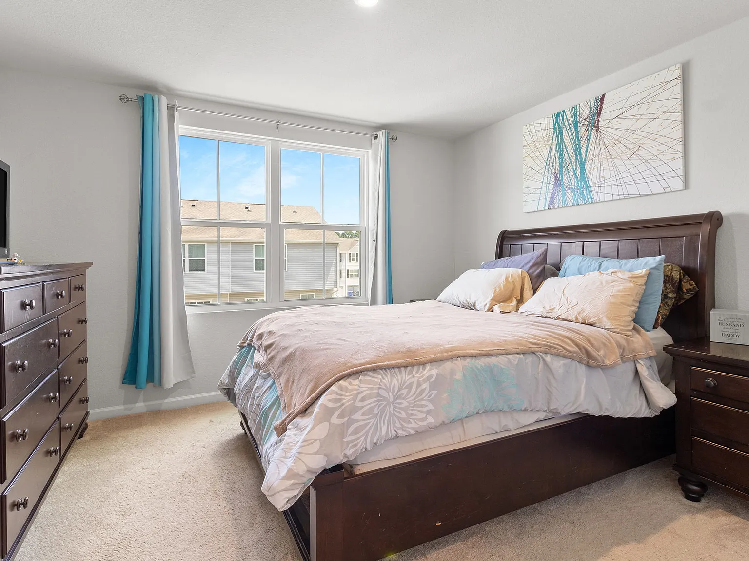 3 bed, 1576 sqft, $2,200 — Photo 4