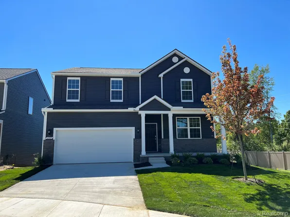 9114 Dogwood Ln, Dexter, MI 48130