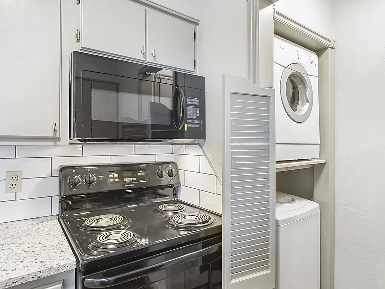 1000 Rambling Oaks Dr #6 — Photo 10