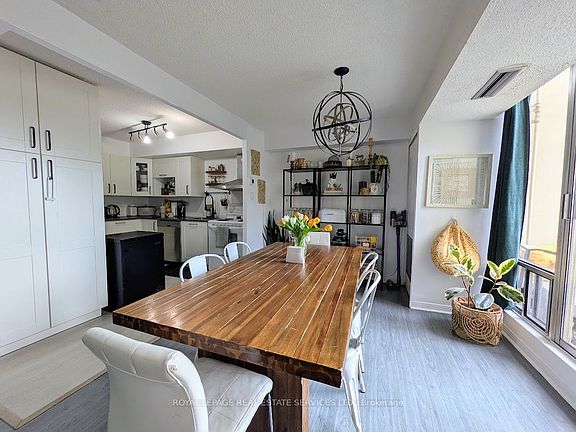 5th image of 1300 Marlborough Ct #325