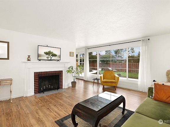 5th image of 3115 90th Street S