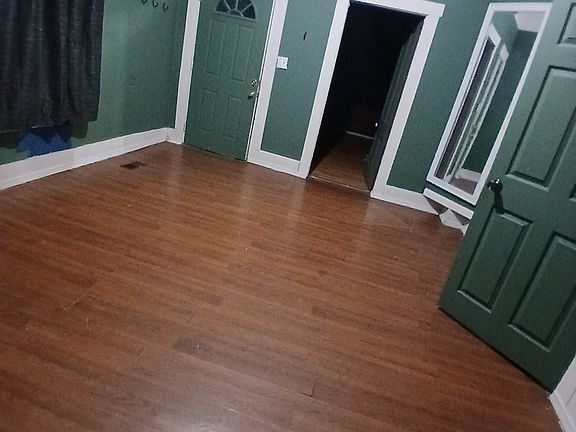2nd image of 1115 W Maryland St