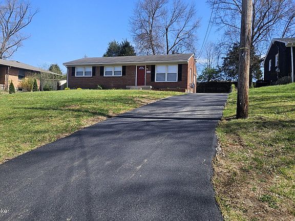 3rd image of 4915 Manslick Rd