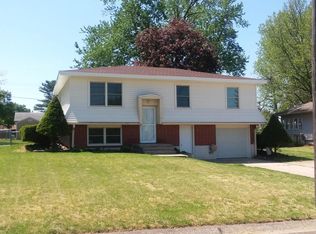 710 W Leawood Dr, Marshall, MO 65340