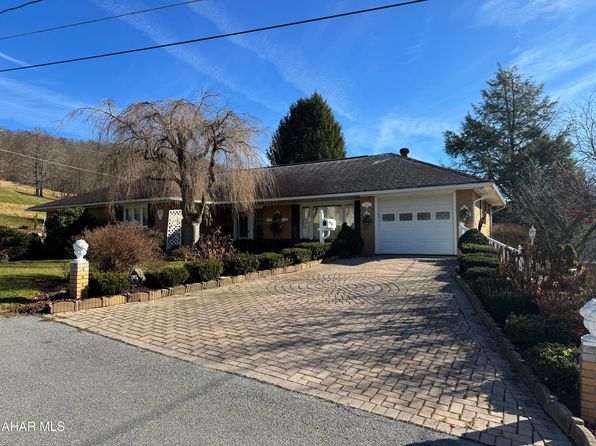 408 Sycamore St, Northern Cambria, PA 15714