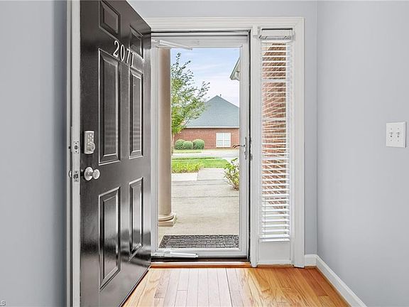 2nd image of 2071 Salisbury Sq