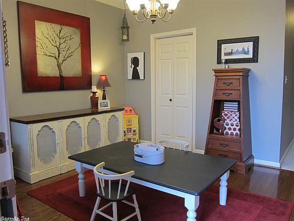 3rd image of 2018 Cherrybend Dr